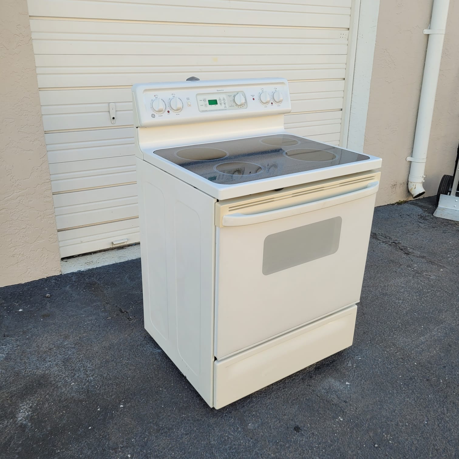 GE Spectra Electric Stove GE Spectra Electric Stove